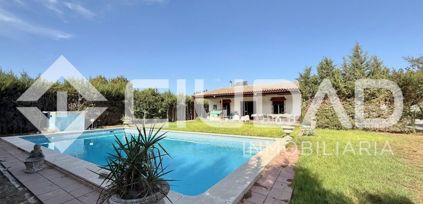 Finca rústica con vivienda y piscina