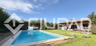 Finca rústica con vivienda y piscina
