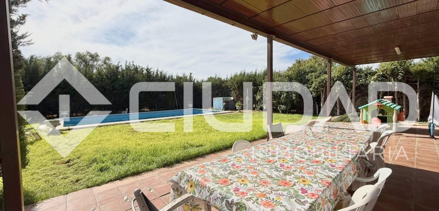 Finca rústica con vivienda y piscina