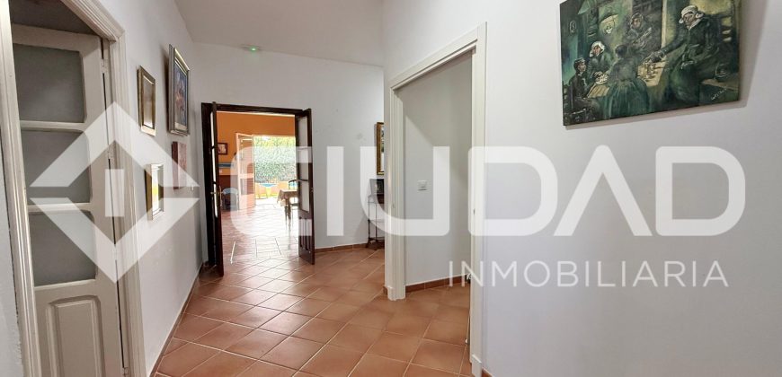 Finca rústica con vivienda y piscina