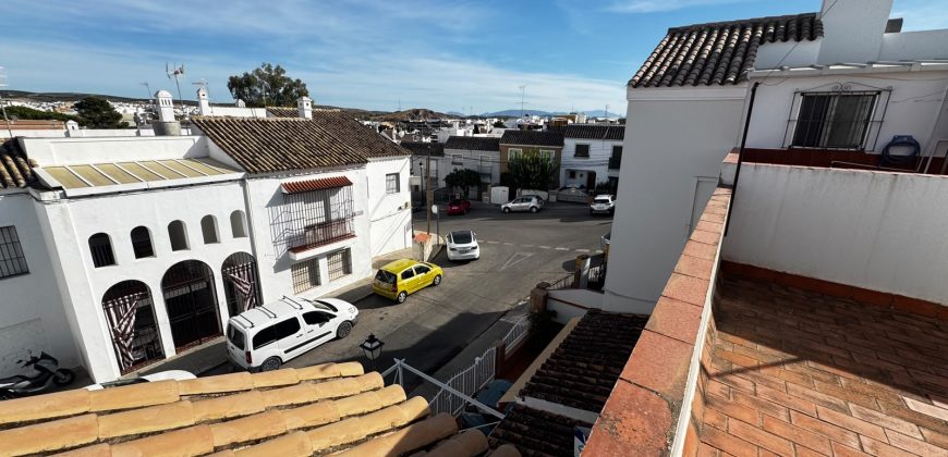 Excepcional Casa con Porche y Patio en Zona Alameda! Morón de la Frontera!