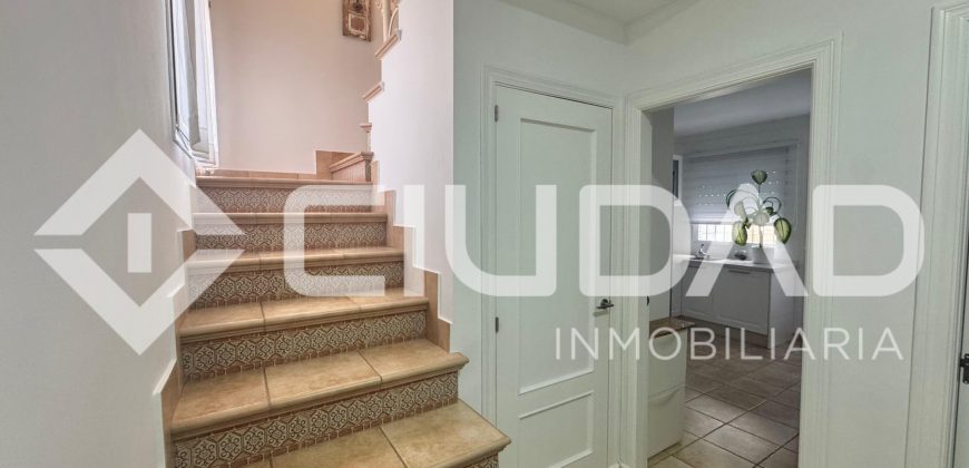 Casa totalmente reformada en venta en Lebrija