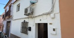 Amplia Casa de Dos Plantas con Azoteas y Lavadero en calle Cruz Verde!