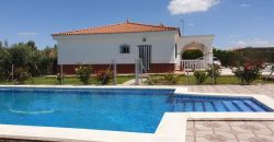 Amplio Campo con Casa y Piscina en Pago Redondo ! Morón de la Frontera.