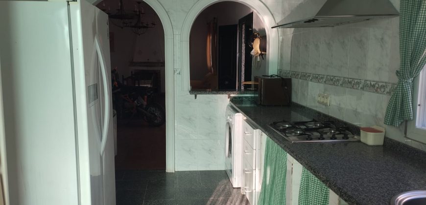 Amplio Campo con Casa y Piscina en Pago Redondo ! Morón de la Frontera.