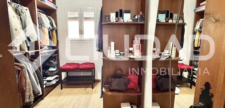 CASA REFORMADA CON GRAN PATIO – ZONA BULEVAR, LEBRIJA