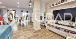 CASA REFORMADA CON GRAN PATIO – ZONA BULEVAR, LEBRIJA